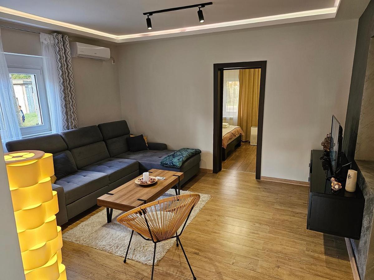 Aerovista Apartment Surčin المظهر الخارجي الصورة